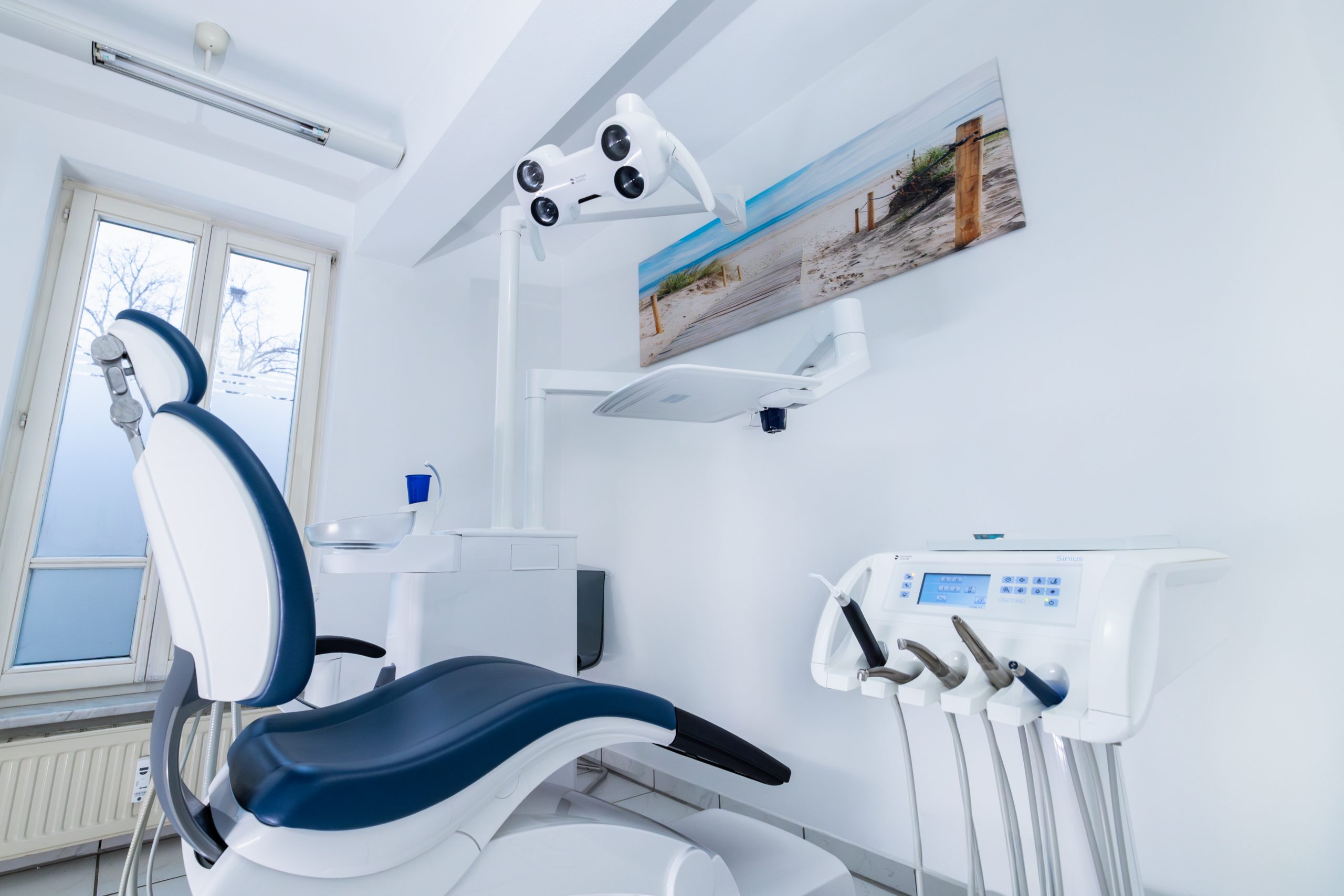 Behandlungszimmer 1 Zahnarztpraxis Dr. Micha von Nordheim in Dießen am Ammersee