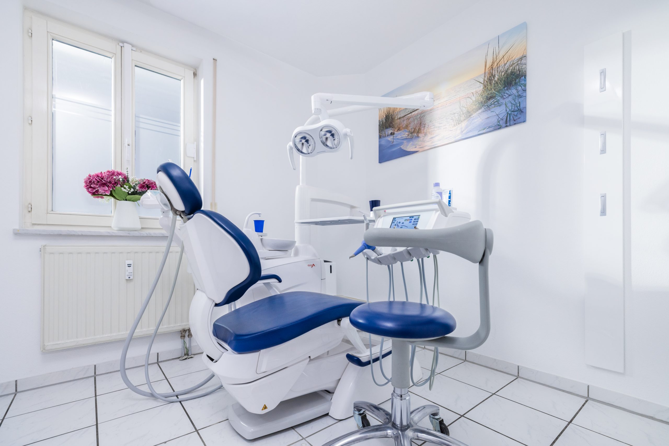 Behandlungszimmer 4 Zahnarztpraxis Dr. Micha von Nordheim in Dießen am Ammersee